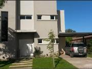 Alquiler Casa 3 dormitorios, 4 cocheras, 150m2, La...