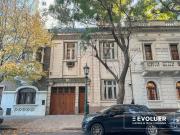 Alquiler Casa 3 dormitorios, cochera y terraza en Barrio...