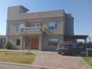 Alquiler Casa 4 dormitorios 3 años, 5 cocheras, 265m2,...