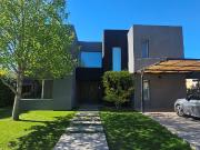 Alquiler Casa 5 años 5 dormitorios, 262m2, 4 cocheras,...