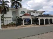 ALQUILER CASA 5 DORMITORIOS PUERTO AZUL VIA A LA COSTA