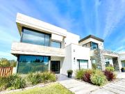 Alquiler Casa 5 dormitorios, 2 cocheras, 336m2,... Alquiler Casa 5 dormitorios, 2 cocheras, 336m2,...