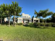 Alquiler Casa 8 años 5 dormitorios, 350m2, Oeste, B°...