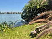 Alquiler Casa a laguna 4 dormitorios Barrio Santa Barbara