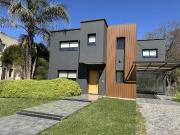 Alquiler Casa de 4 Ambientes con Pileta Ficas de Iraola 2