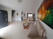 Alquiler casa de dos pisos amoblada en Urbanizacion...