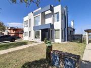 Alquiler Casa en El Cantón Norte Vista a la Laguna Escobar