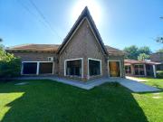 Alquiler casa en fisherton, pileta, jardín