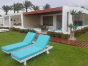 ALQUILER – CASA FRENTE AL MAR EN EXCLUSIVO CONDOMINIO...