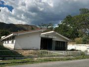 Alquiler Casa para uso comercial. Urb. La Floresta...