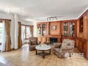 ALQUILER CHALET 5 AMBIENTES 3 COCHERAS, PATIO. QUILMES...