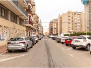 Alquiler cochera individual, con vado para almacén...