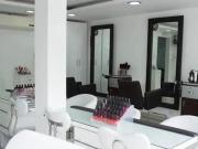 Alquiler con traspaso de peluquería spa