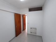 Alquiler de amplia casa en ciudad