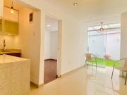 PISO 1 Mini departamento con patio y estacionamiento