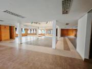 ALQUILER DE AMPLIO LOCAL COMERCIAL CON DOBLE ACCESO Y...