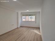 Alquiler de amplio piso reformado en calle Barcelona....