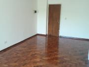 ALQUILER de amplio y luminoso departamento en el centro...