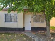 ALQUILER DE CASA 3 AMBIENTES EN MONTE GRANDE FONDO LIBRE...