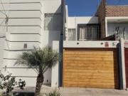 Alquiler de casa amoblada 2 pisos en Urb. Sol de Ica al...