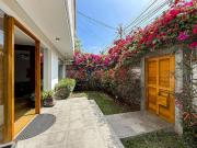 Alquiler De Casa Amplia En Surco Con Jardín Y Terraza –...