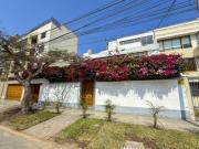 Alquiler De Casa Amplia En Surco Con Jardín Y Terraza –...