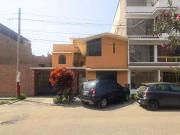 Alquiler de Casa de 2 Pisos en Comas