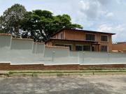 Alquiler Casa en Lomas de La Lagunita. 659m2