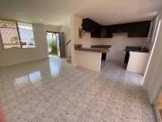 Alquiler de casa en Manta en urbanización privada