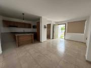 Alquiler de casa en Manta en urbanización privada zona sur