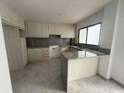 Alquiler de casa en Manta en urbanización privada zona...