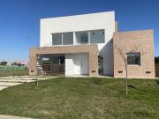 ALQUILER DE CASA EN Pilar