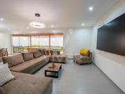 Alquiler de Casa moderna con piscina y 7 habitaciones...