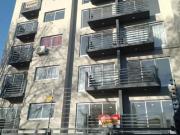 ALQUILER DE DEPARTAMENTO CON COCHERA CERCANO AL CENTRO...