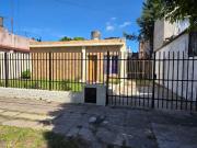 Alquiler de espectacular Casa 2 ambientes en Tres De...