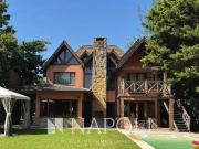 Alquiler de espectacular Casa 5 o mas ambientes en...