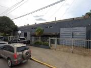 Alquiler de espectacular Galpón Más de 500 mts. en La...