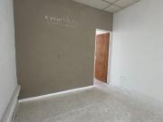 Alquiler de espectacular Local Entre 30 y 60 mts. en La...