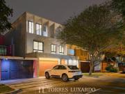 ALQUILER DE EXCLUSIVA CASA TOTALMENTE REMODELADA DE 3...