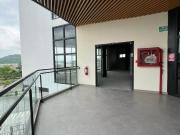 ALQUILER DE GRAN LOCAL COMERCIAL EN PLAZA SEVILLA LA JOYA