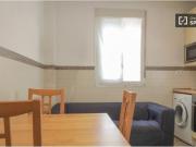 Alquiler de habitaciones en apartamento de 3 dormitorios...