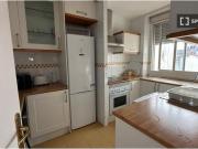 Alquiler de habitaciones en apartamento de 4 dormitorios...