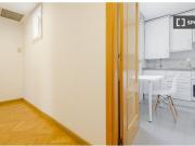 Alquiler de habitaciones en apartamento de 4 dormitorios...