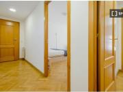 Alquiler de habitaciones en apartamento de 4 dormitorios...