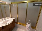 Alquiler de habitaciones en apartamento de 4 dormitorios...