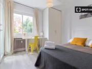 Alquiler de habitaciones en apartamento de 5 dormitorios...