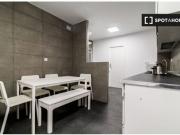 Alquiler de habitaciones en apartamento de 6 dormitorios...