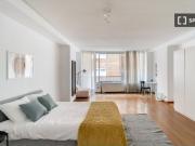 Alquiler de habitaciones en piso de 11 habitaciones en...