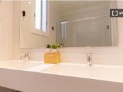 Alquiler de habitaciones en piso de 3 dormitorios en...