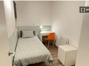 Alquiler de habitaciones en piso de 3 dormitorios en La...